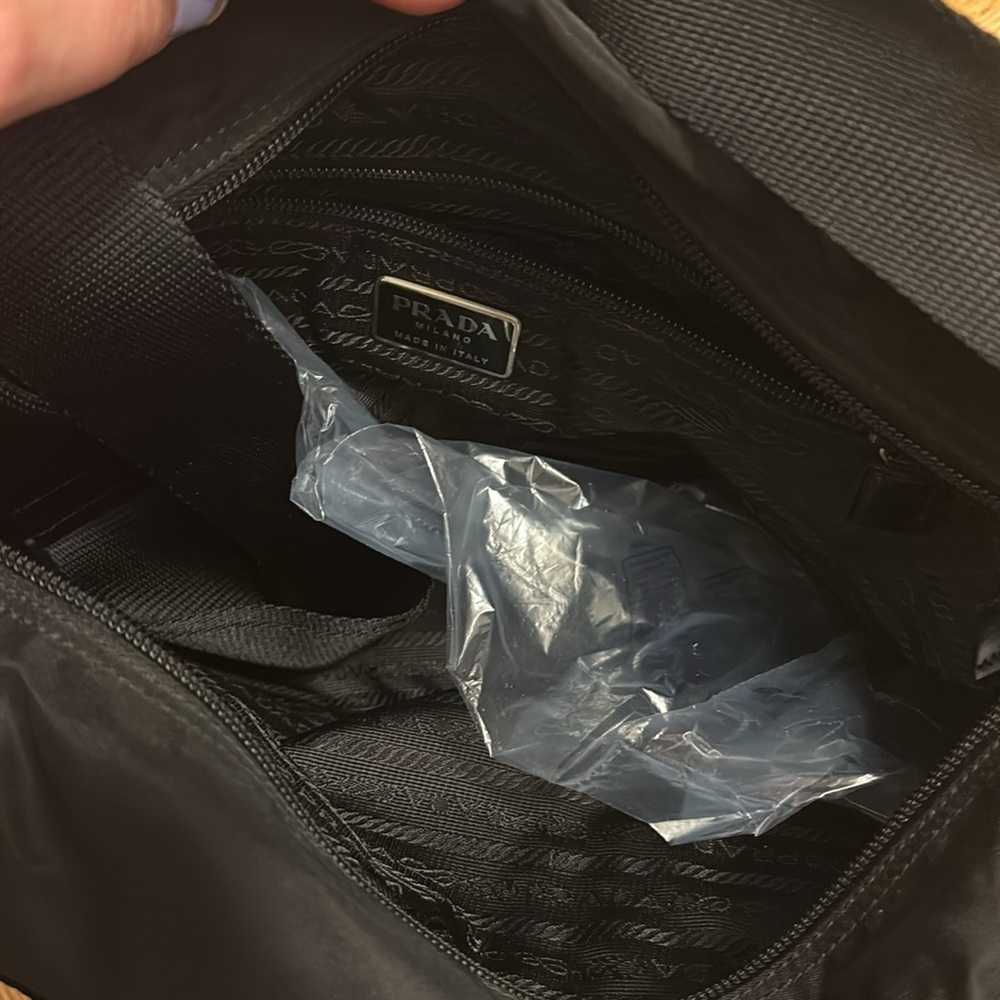 Prada - Picture 4 of 4